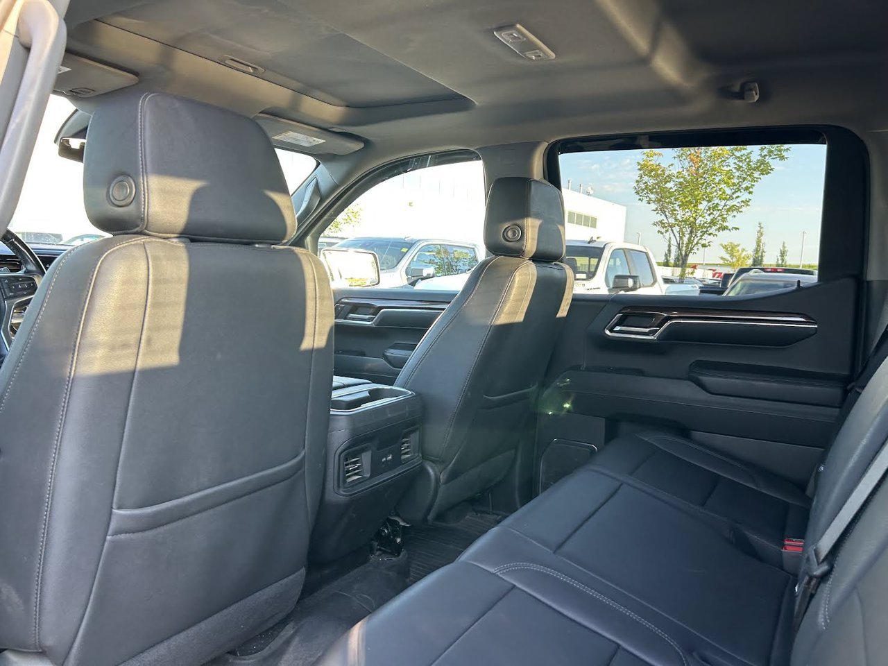 2024 Chevrolet Silverado 1500 4WD Crew Cab 147 LT Trail Boss Grey Sherwood Park - photo #5
