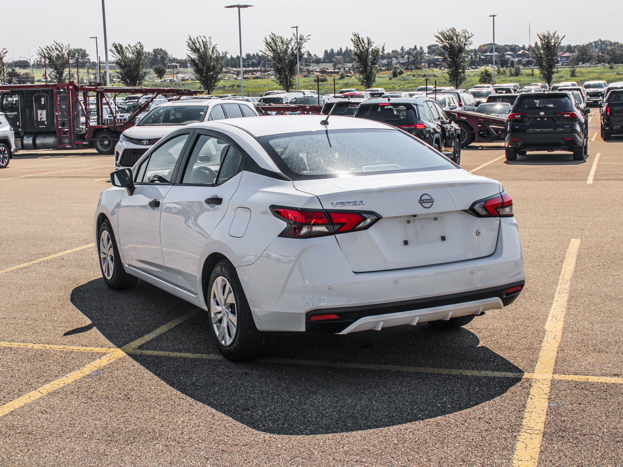 2025 Nissan Versa S CVT White Sherwood Park - photo #5