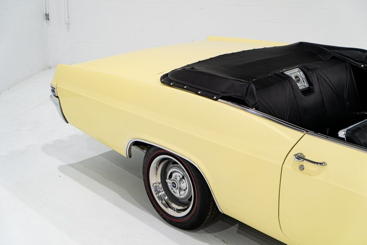 1965 Chevrolet Impala SS *PRIX EN USD* 396/325HP 4spd frame off restoration Yellow Montreal - photo #72