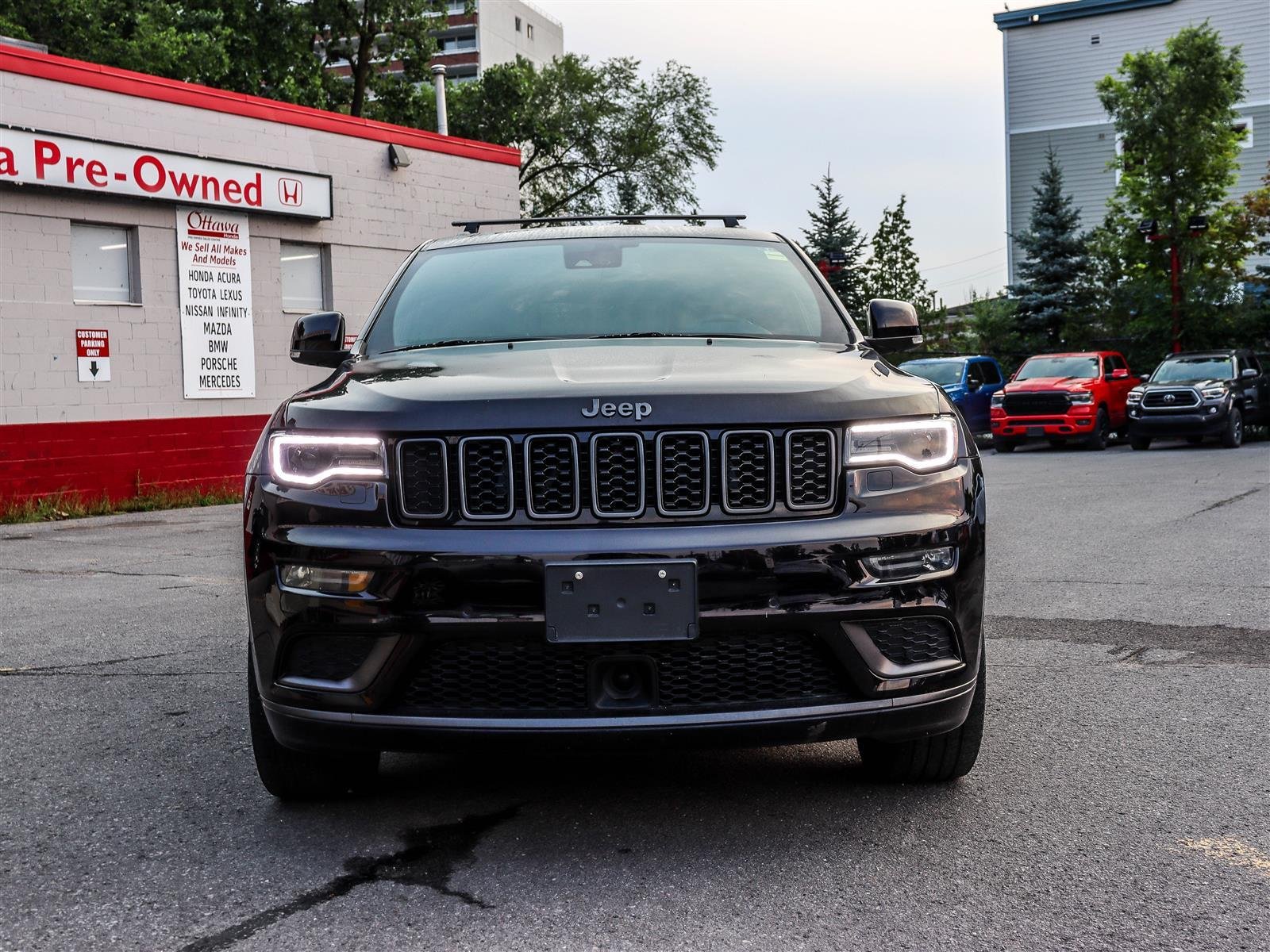 Jeep Grand Cherokee Overland 2018 Black Ottawa & Gatineau - photo #1