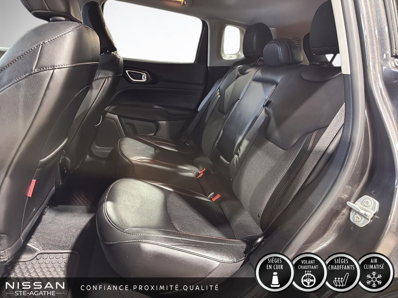2022 Jeep Compass Trailhawk | 4X4 | VOLANT CHAUFFANT | ATTELAGE | CAMÉRA DE RECUL Grey Saint-Jérôme - photo #8