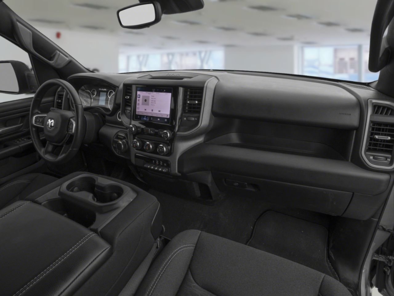 RAM 1500 Express cabine d'équipe 4x4 caisse de 5 pi 7 po 2026 Couche nacrée cristal noir étincelant Ottawa & Gatineau - photo #3