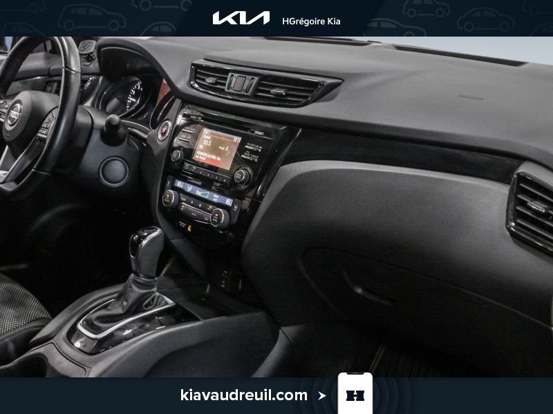 2017 Nissan Qashqai Red Laval - photo #24