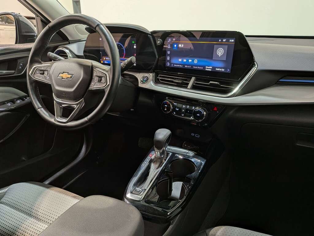 2025 Chevrolet Trax FWD 4dr LT Grey Val-David - photo #19