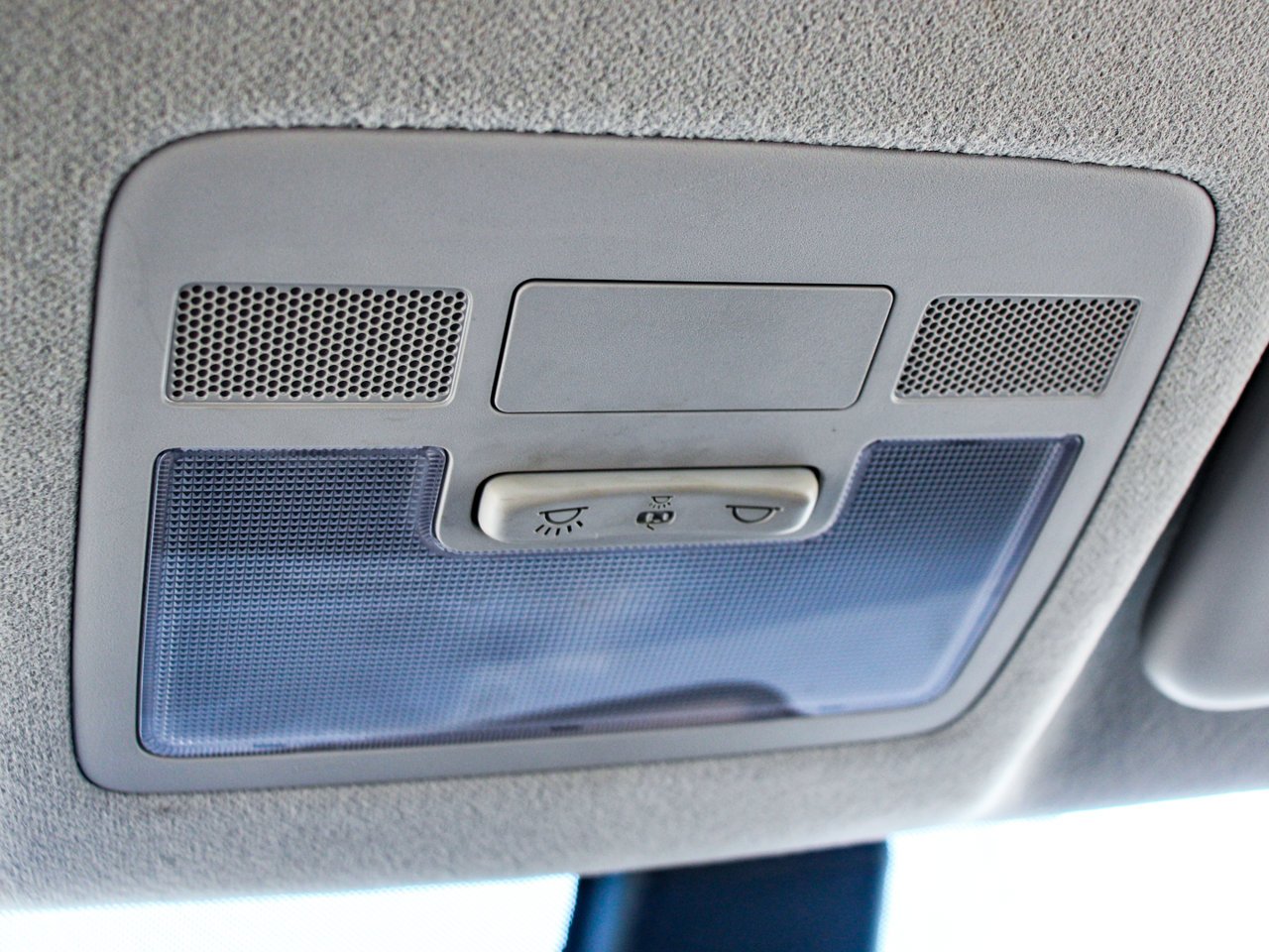 2023 Hyundai Venue Preferred IVT w/Two-Tone Blue Sherwood Park - photo #26
