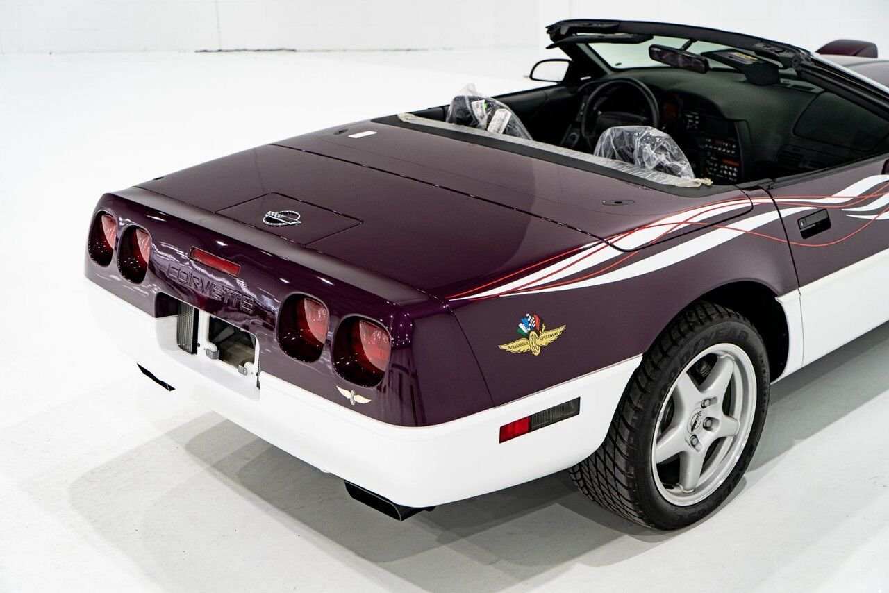 Chevrolet Corvette *PRIX EN USD* RPO Z4Z PACE CAR PRESENTED IN DELIVERY PACKAGING WITH ONLY 192MILES (307KM) FROM NEW 1995 Blanc Montréal - photo #76