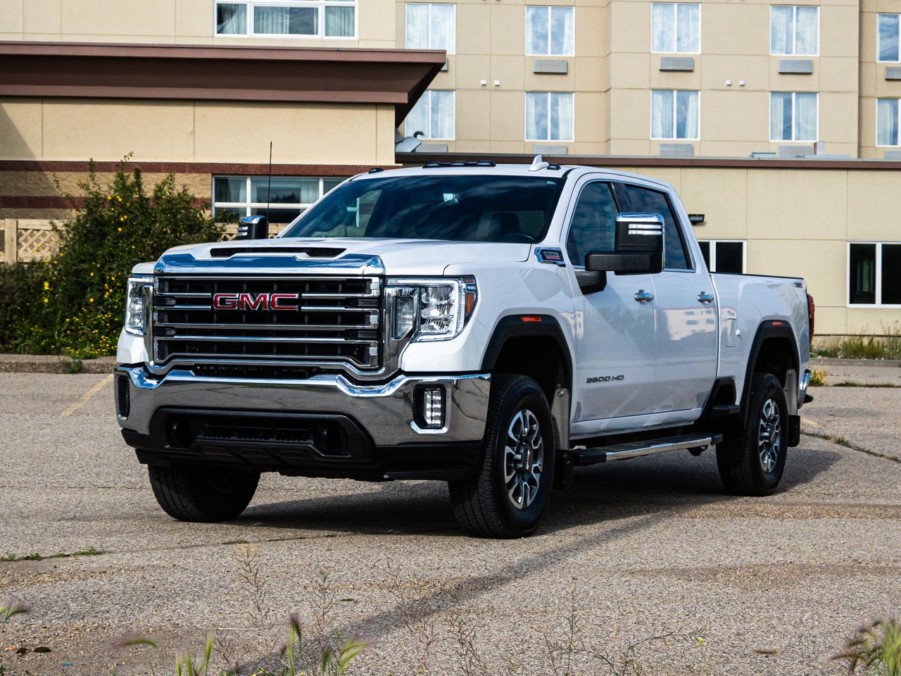 2023 GMC Sierra 3500HD 4WD Crew Cab 159 SLT White Sherwood Park - photo #3