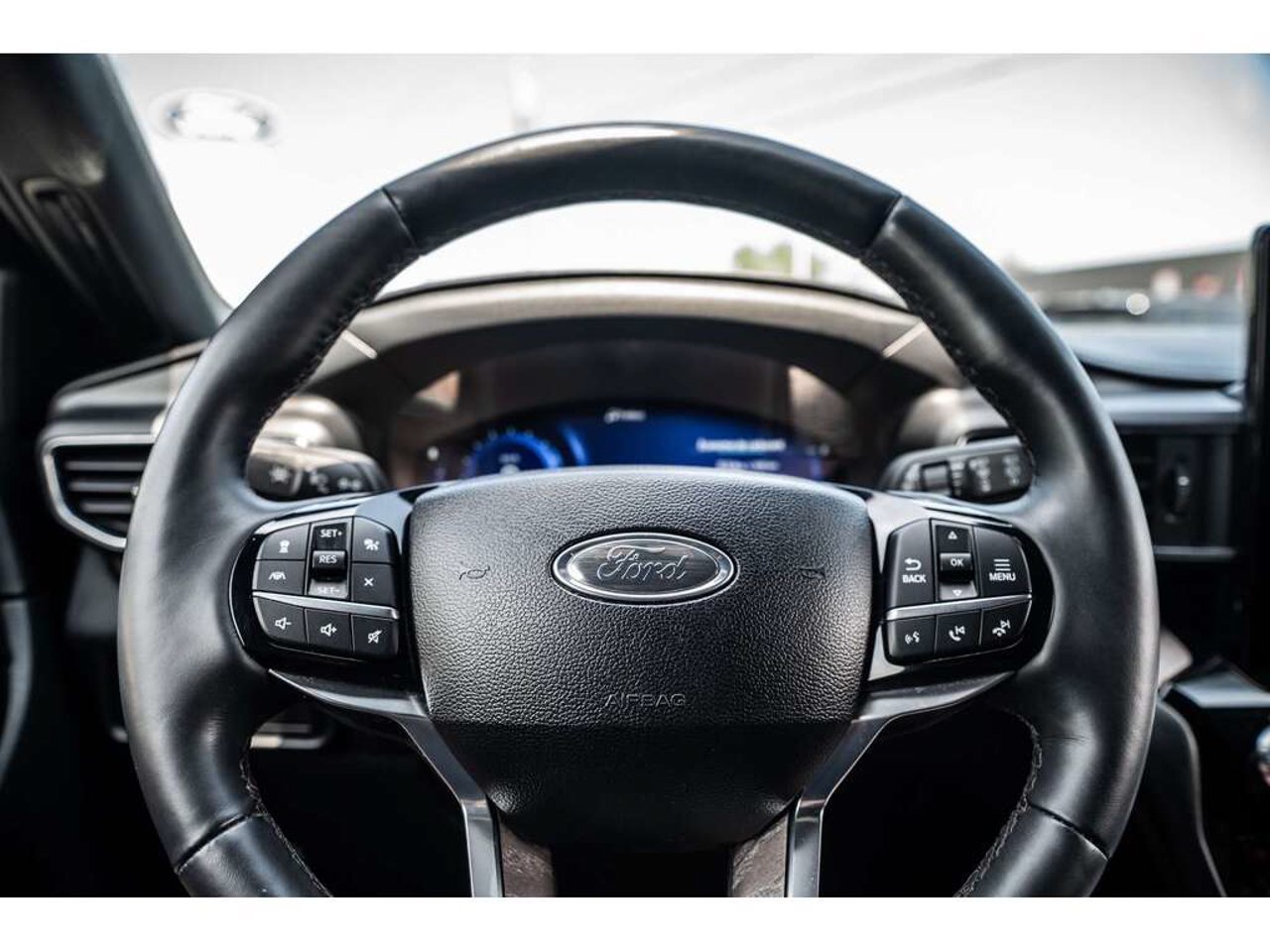 2023 Ford Explorer White Sainte-Julienne - photo #21