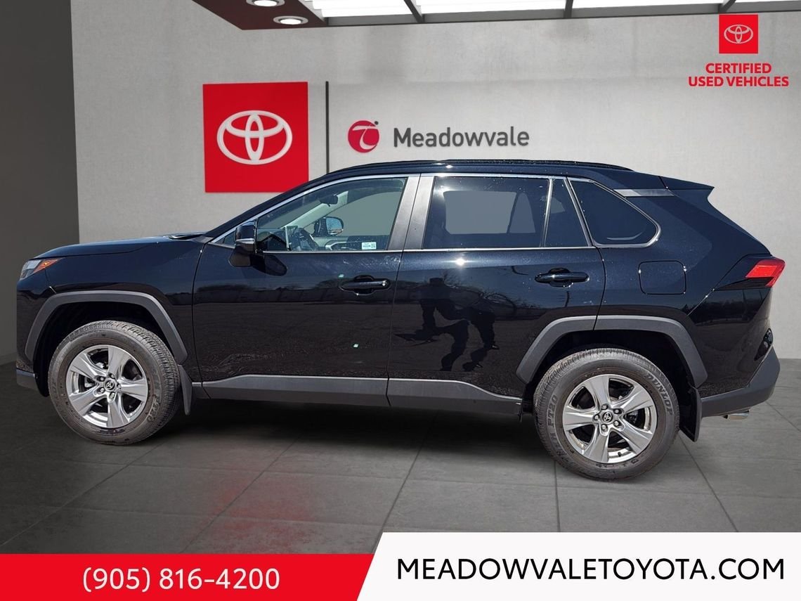 2025 Toyota RAV4 Sunroof, Power Drivers Seat, Heated Front Seats and Steering Wheel, Power Trunk, 17" Alloy's Midnight Black Metallic Mississauga - photo #11
