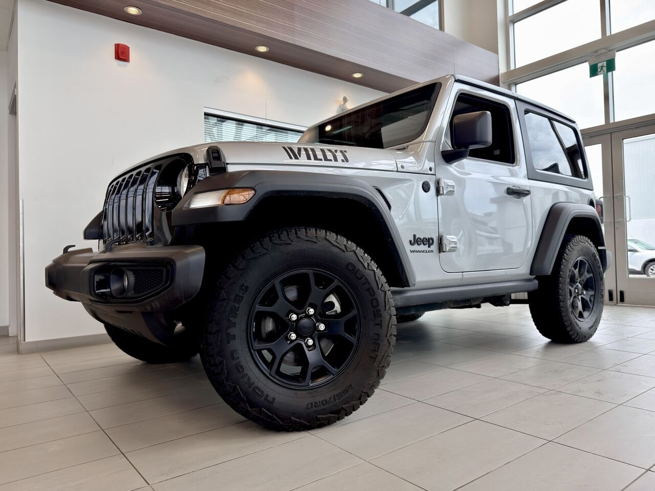 Jeep Wrangler 2022 Argent Notre-Dame-des-Prairies - photo #2