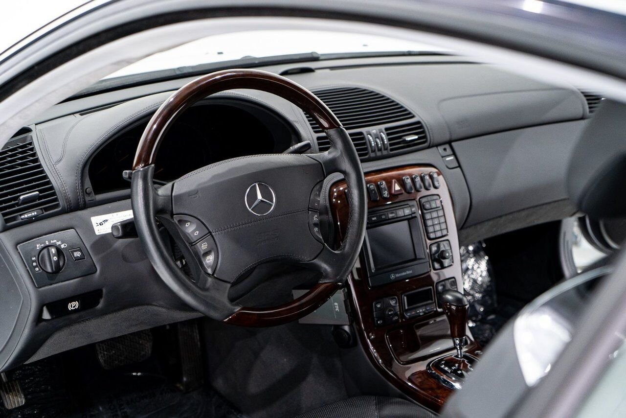 Mercedes-Benz CL600 V12 over $120,000 original MSRP 2001 Blanc Montréal - photo #57