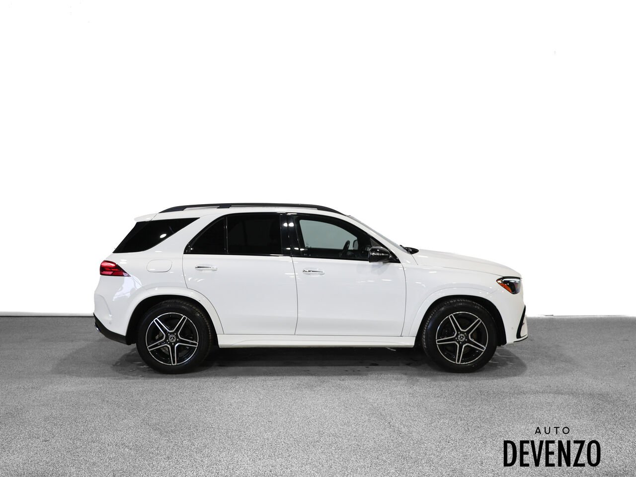 2024 Mercedes-Benz GLE White Saint-Eustache - photo #1