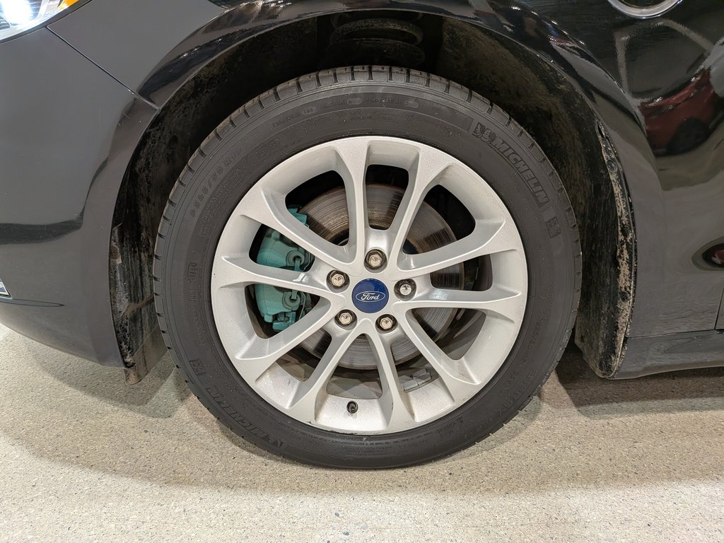 2020 Ford Fusion Energi Titanium FWD Black Val-David - photo #37