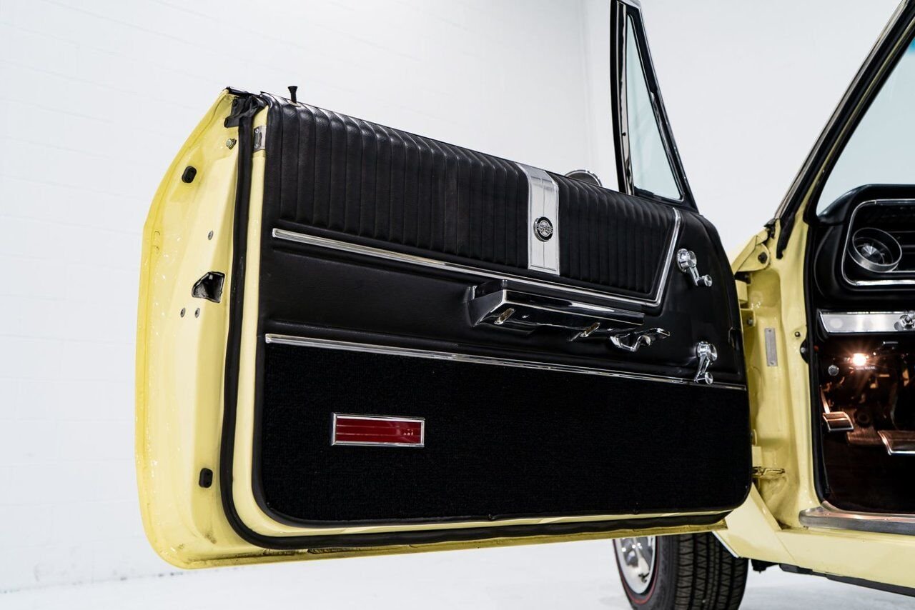 1965 Chevrolet Impala SS *PRIX EN USD* 396/325HP 4spd frame off restoration Yellow Montreal - photo #93