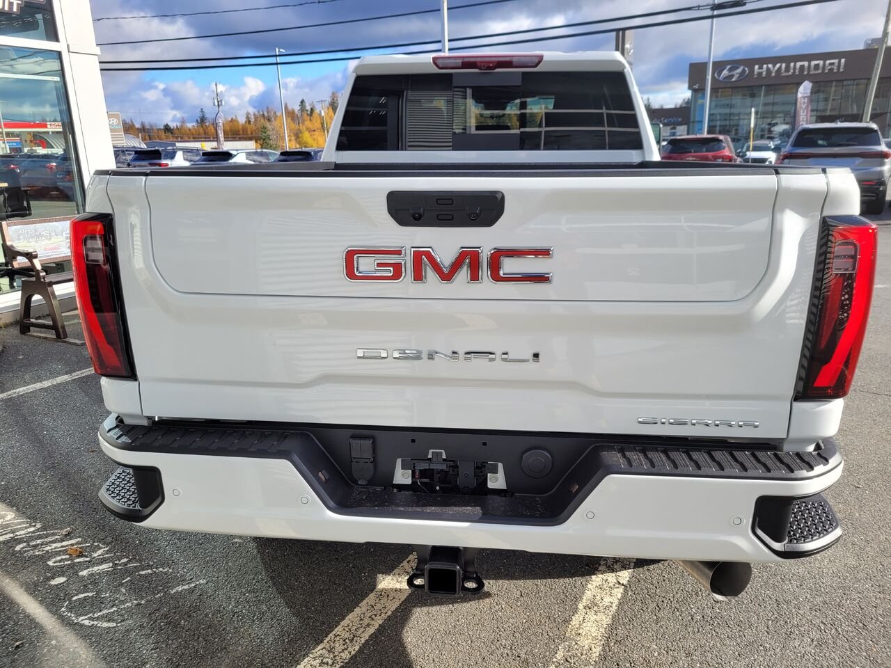 GMC Sierra 2500HD Denali cabine multiplace 4RM 159 po 2026 Blanc glacier 3 couches Thetford Mines - photo #4