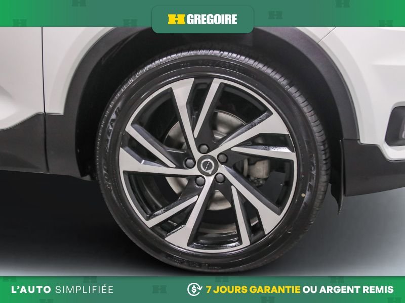 2021 Volvo XC40 White Blainville - photo #32