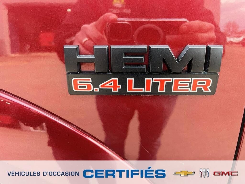 2017 Ram 2500 VIN 3C6UR5FJ9HG555161 Red Chicoutimi - photo #5