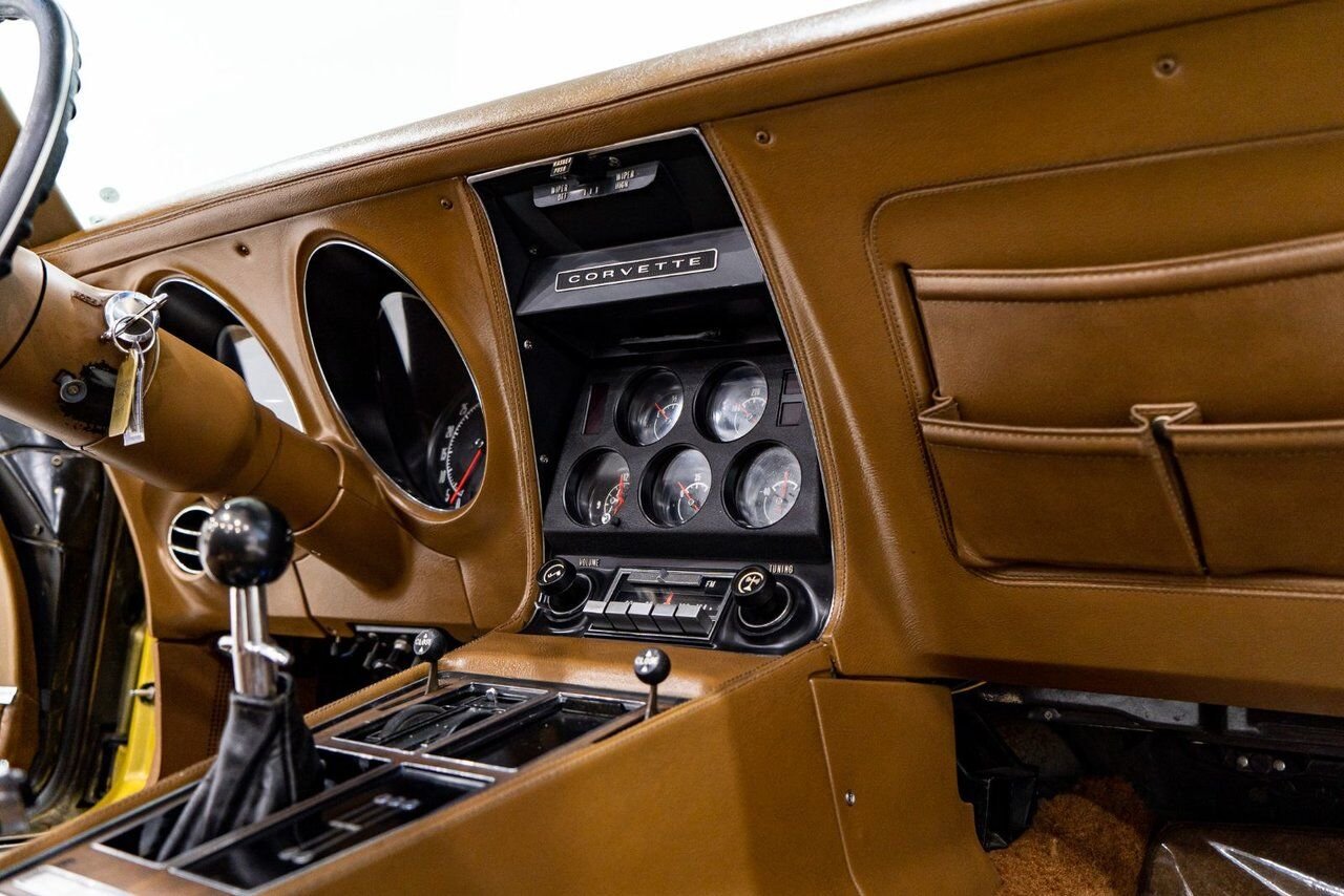 1972 Chevrolet Corvette Unrestored matching# LT1 with documented 103,454km(64,283mi) | PRIX EN USD Gold Montreal - photo #11