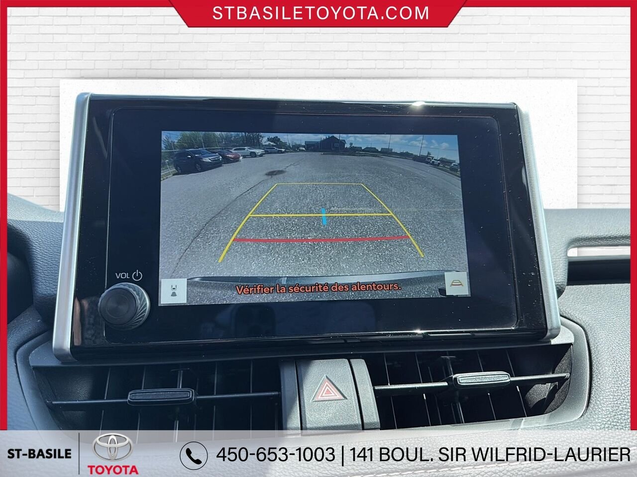 2025 TOYOTA RAV4 Magnetic Grey Metallic Saint-Basile-le-Grand - photo #18