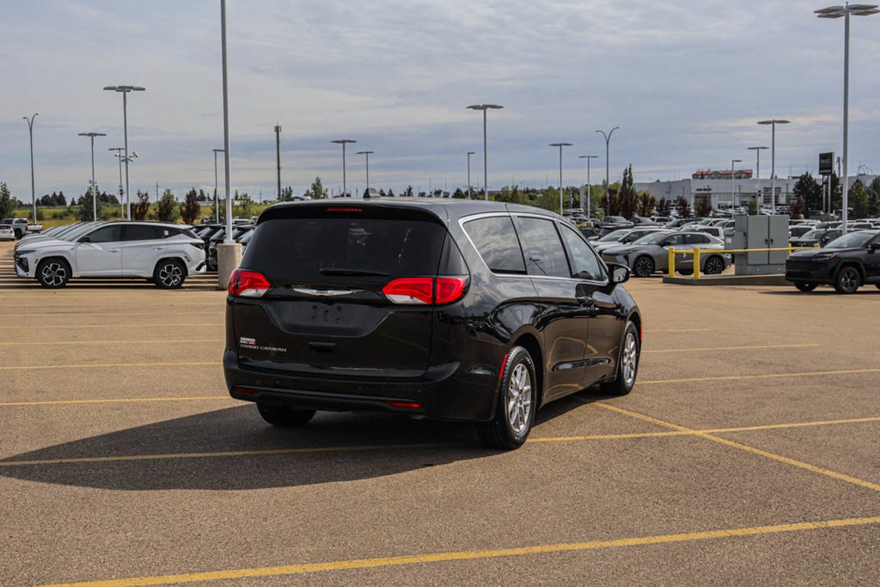 2025 Chrysler Grand Caravan SXT 2WD Black Sherwood Park - photo #8
