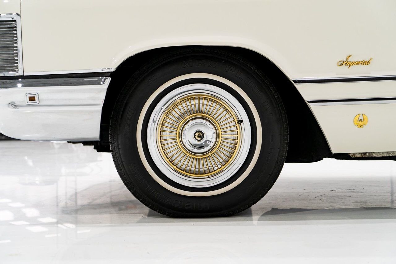 Chrysler IMPERIAL Unrestored with only 31,056 original miles **PRICE IN USD** 1968 Blanc Montréal - photo #40