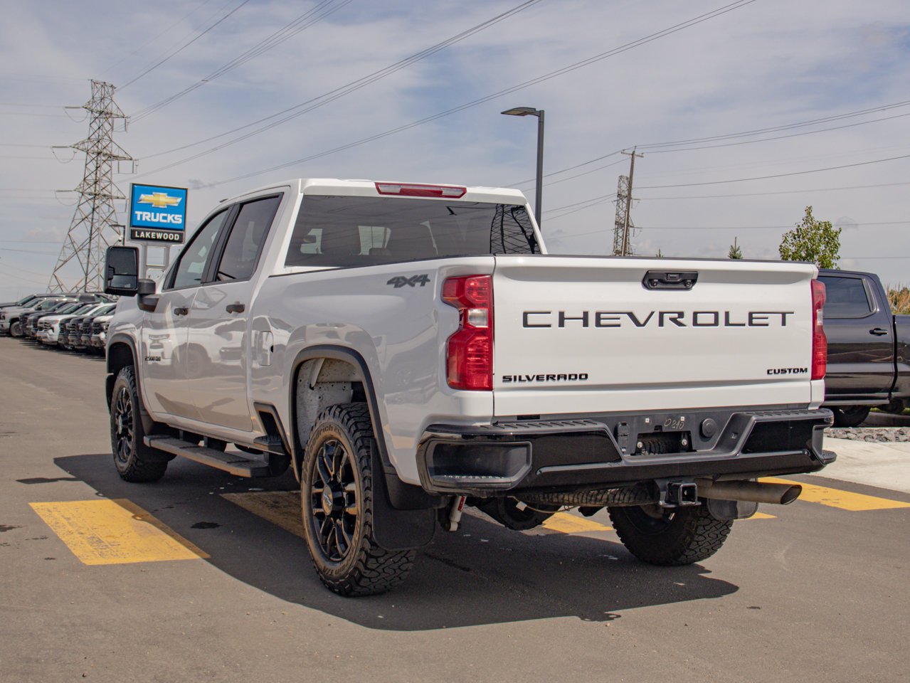 2025 Chevrolet Silverado 2500HD 4WD Crew Cab 159 Custom White Sherwood Park - photo #7