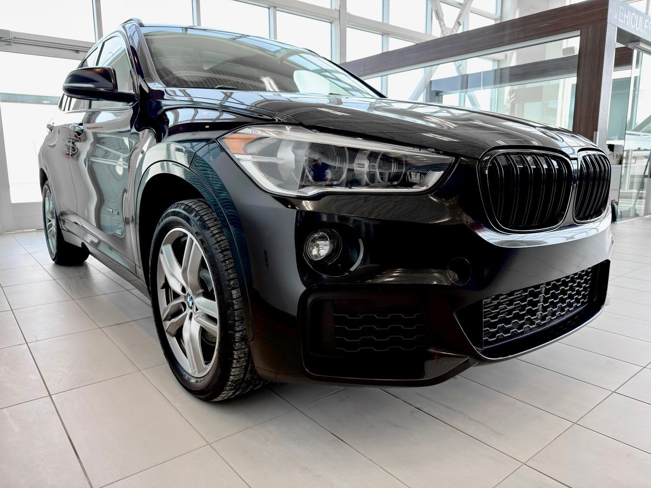 BMW X1 2017 Noir Notre-Dame-des-Prairies - photo #5