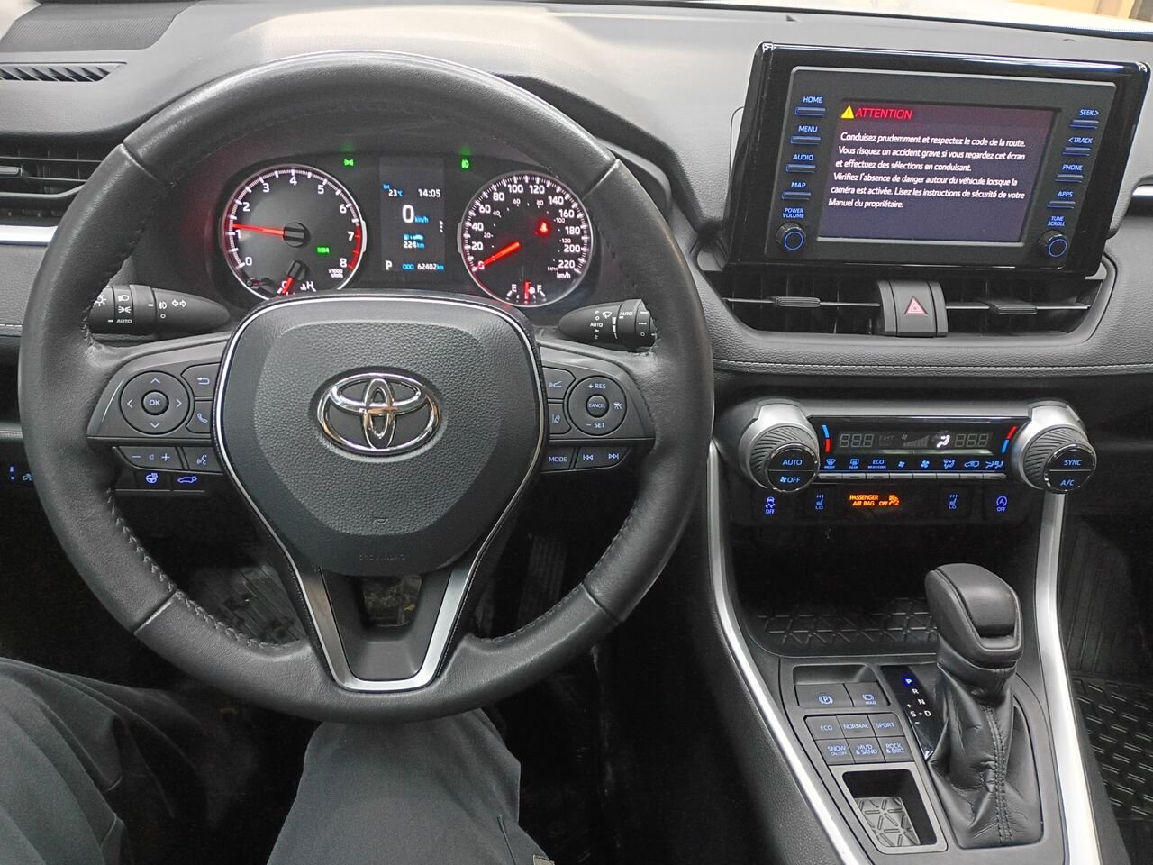 2021 Toyota RAV4 White Blainville - photo #23