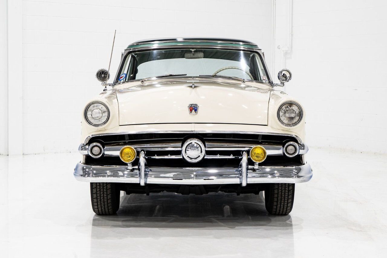 1954 Ford Crestline Skyliner rare glass top long term ownership White Montreal - photo #2