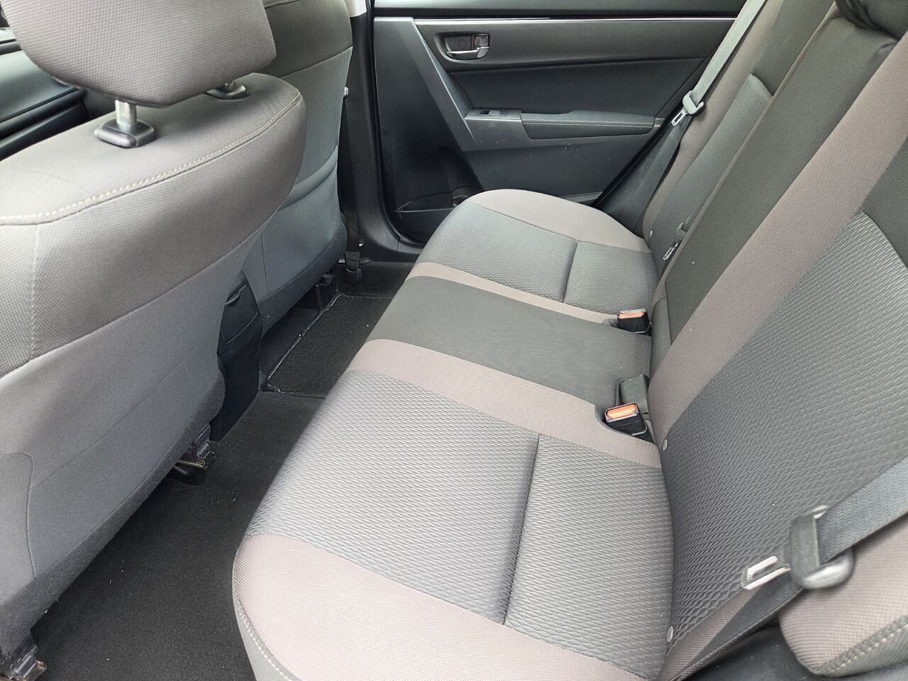 Toyota COROLLA 2017 Gris Mont-Laurier - photo #15