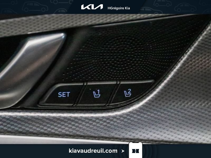 2022 Genesis G70 White Saint-Eustache - photo #10