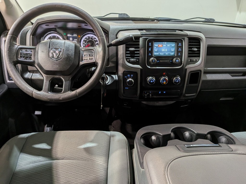 Ram 1500 Express 4x4 Quad Cab 6'4" Box *Ltd Avail* 2018 Noir Val-David - photo #25
