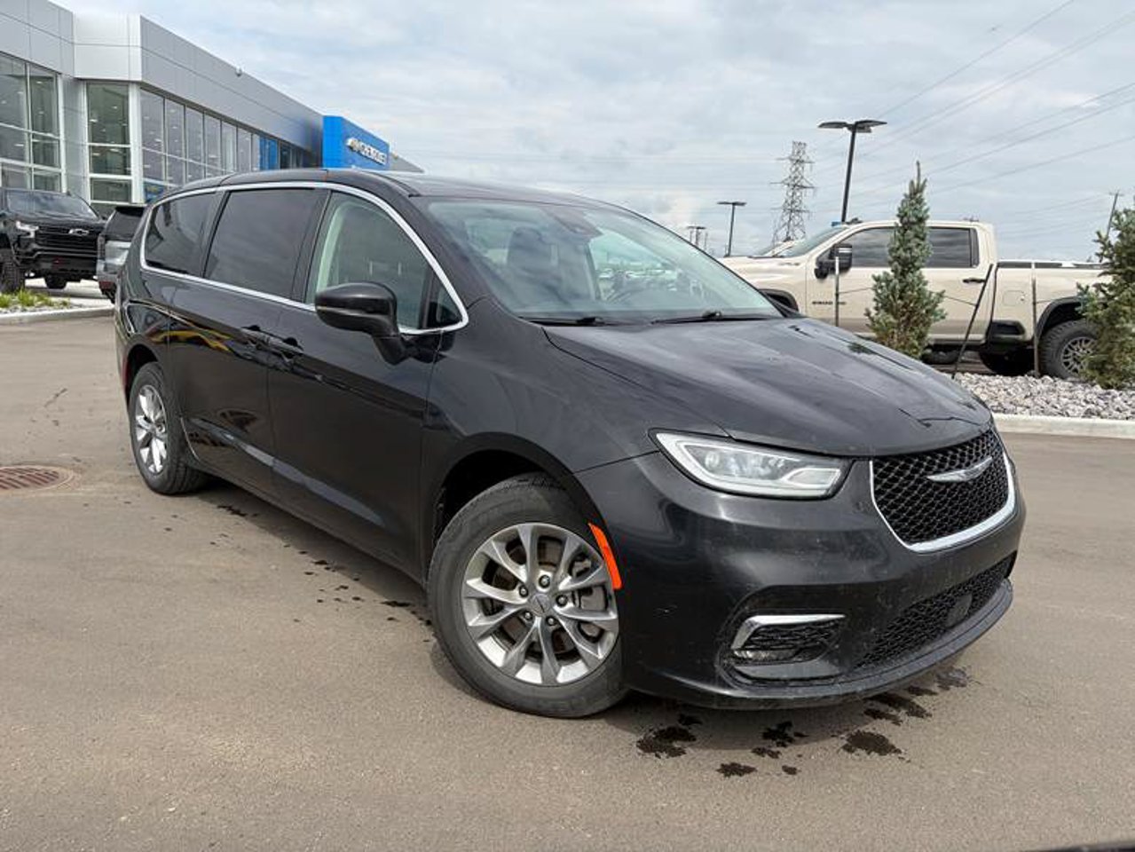 2023 Chrysler Pacifica Touring L AWD Black Sherwood Park - photo #1