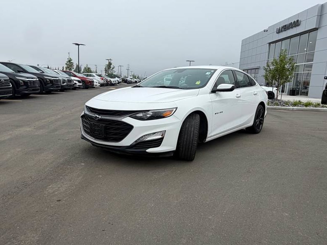 2024 Chevrolet Malibu 4dr Sdn 1LT White Sherwood Park - photo #2