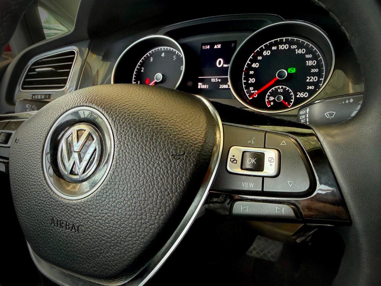 2021 Volkswagen Golf Red Notre-Dame-des-Prairies - photo #22