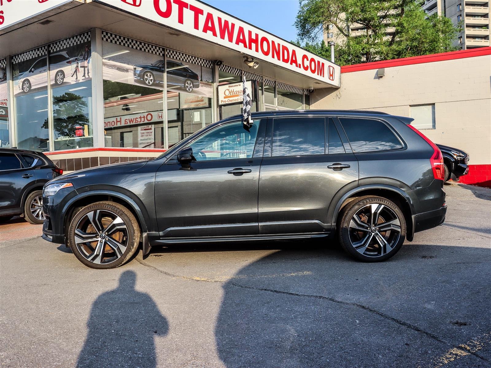 2020 Volvo XC90 T6 R-Design 7 Passenger Ottawa & Gatineau - photo #4