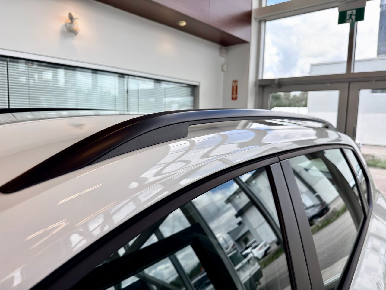 2024 Volkswagen Taos White Notre-Dame-des-Prairies - photo #13
