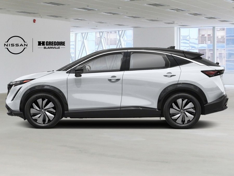 2026 Nissan ARIYA 2026 Everest White Pearl Tricoat/Black Diamond Pearl