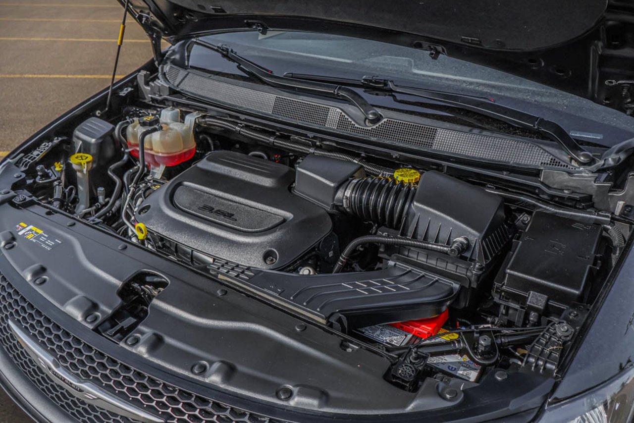 2025 Chrysler Grand Caravan SXT 2WD Black Sherwood Park - photo #11