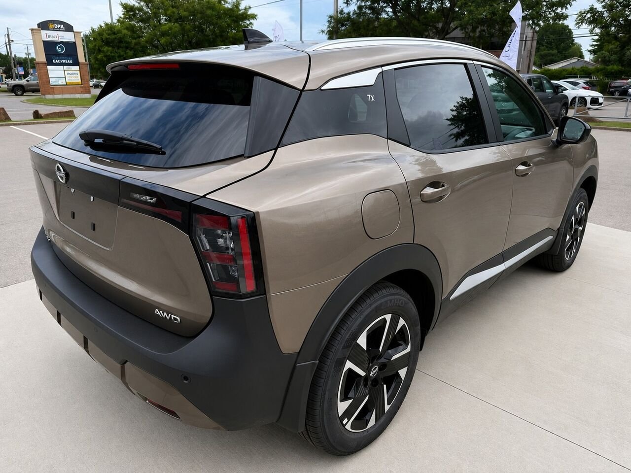 NISSAN Kicks KICKS SV PRIVILEGE AWD 2026 Bronze canyon métallisé Châteauguay - photo #5