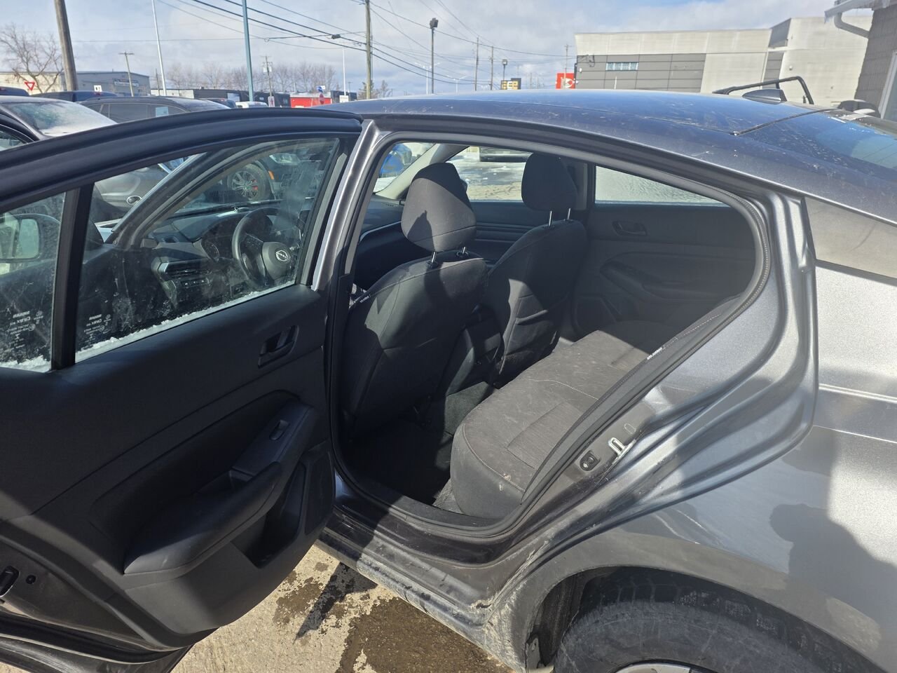2023 Nissan Altima Black  - photo #10