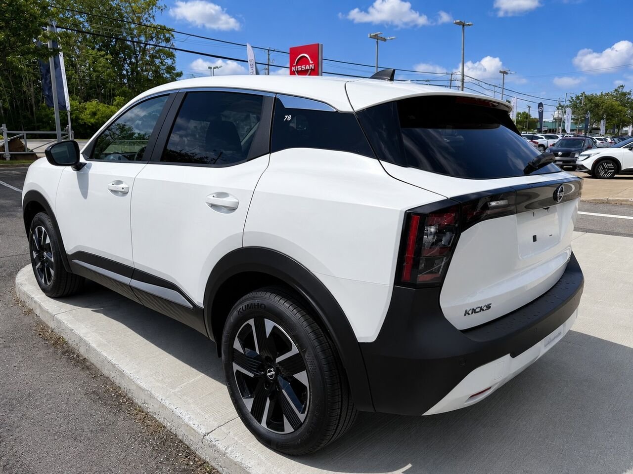 2026 NISSAN Kicks KICKS SV AWD Aspen White TriCoat Châteauguay - photo #3