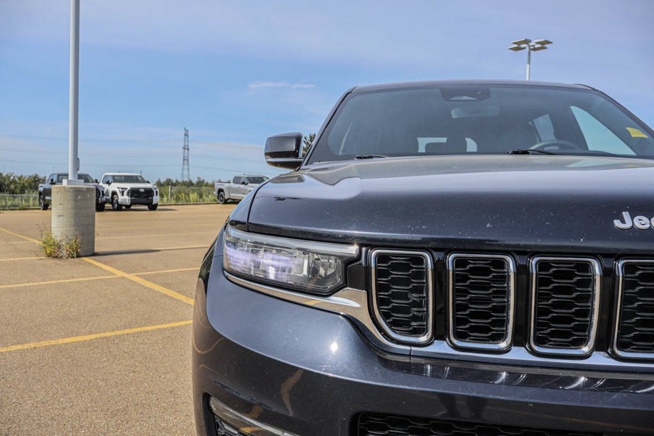 2024 Jeep Grand Cherokee L Limited 4x4 Blue Sherwood Park - photo #10