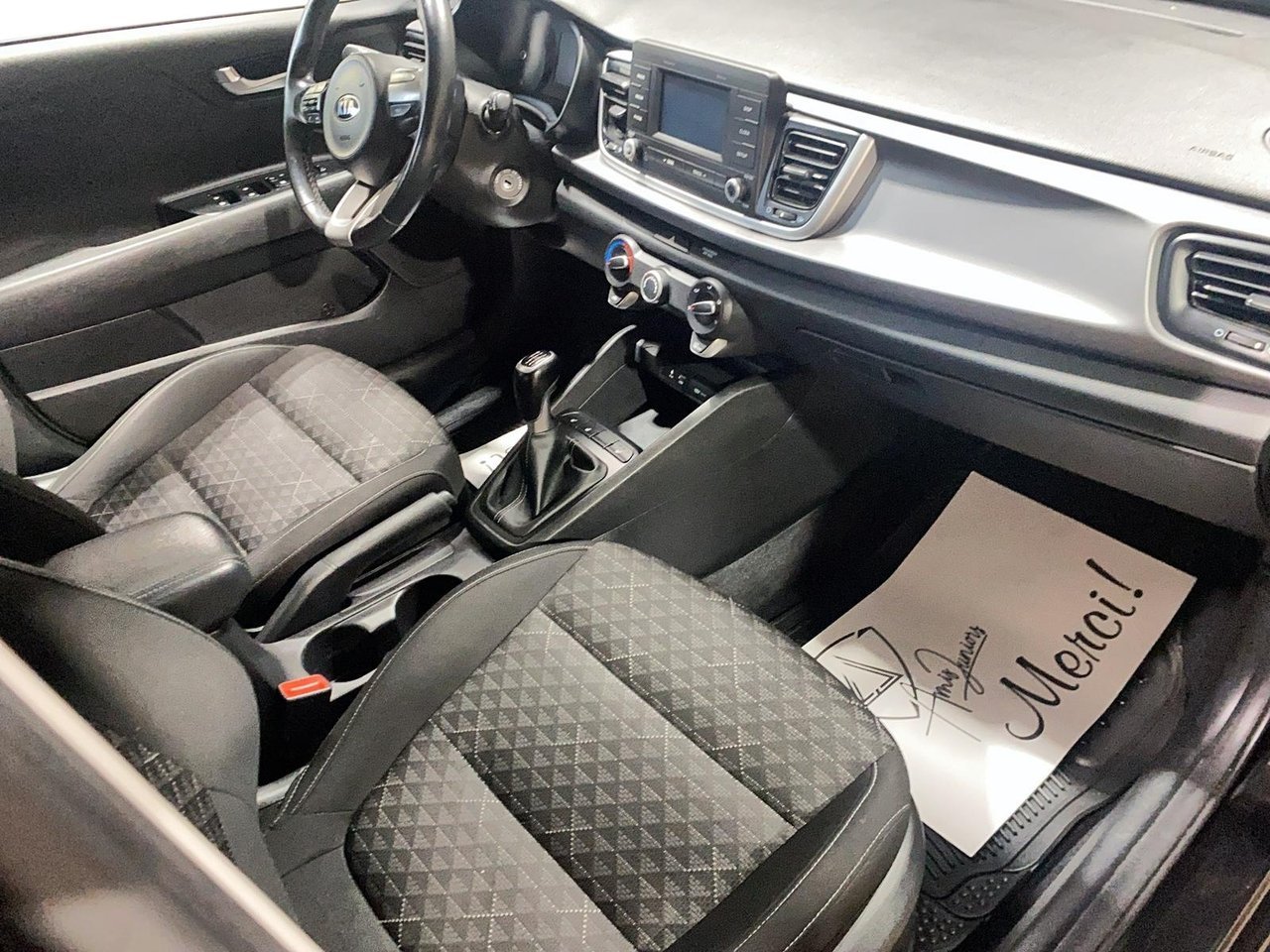 Kia Rio 5-door NIV 3KPA25AB6JE039972 2018 Noir Chicoutimi - photo #19