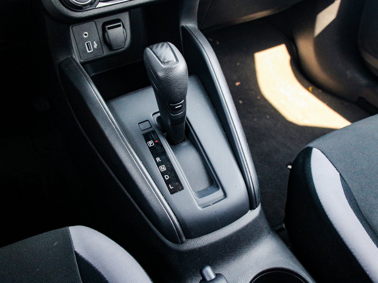 2025 Nissan Versa S CVT White Sherwood Park - photo #24