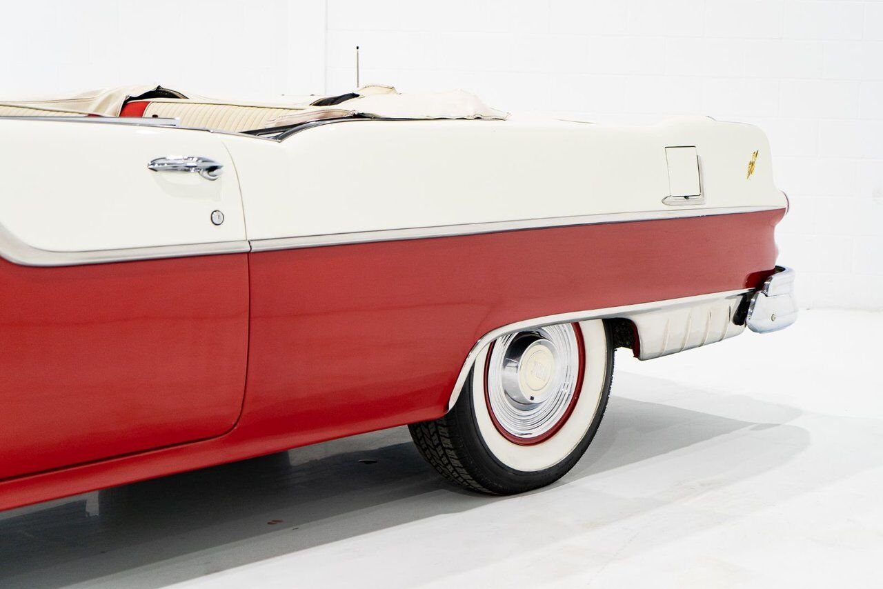 Pontiac Starchief **PRIX EN USD** Beautifully presented from former restoration 1955 Blanc Montréal - photo #38