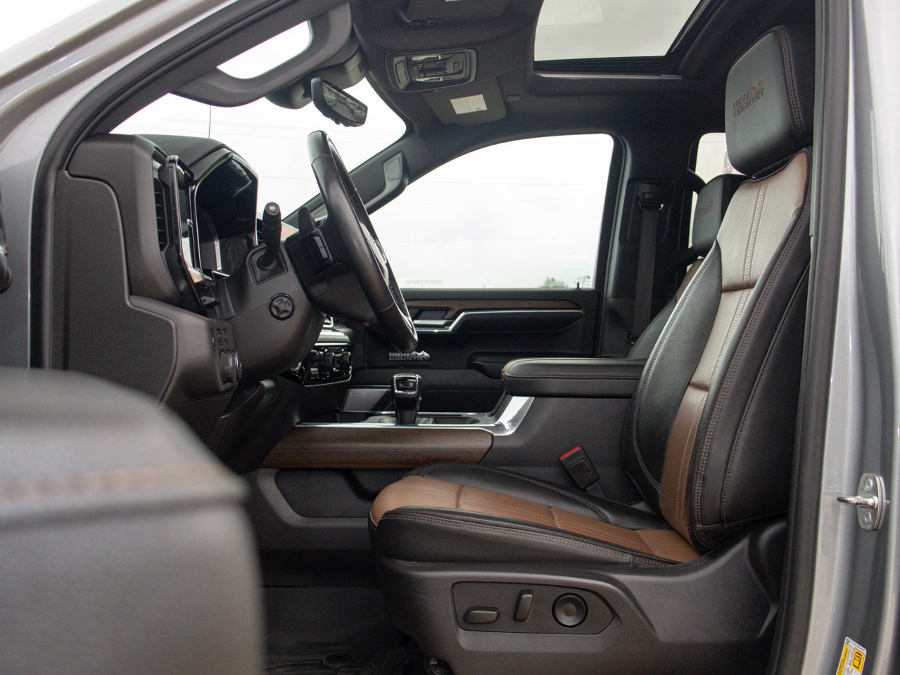 2024 Chevrolet Silverado 1500 4WD Crew Cab 157 High Country Grey Sherwood Park - photo #18