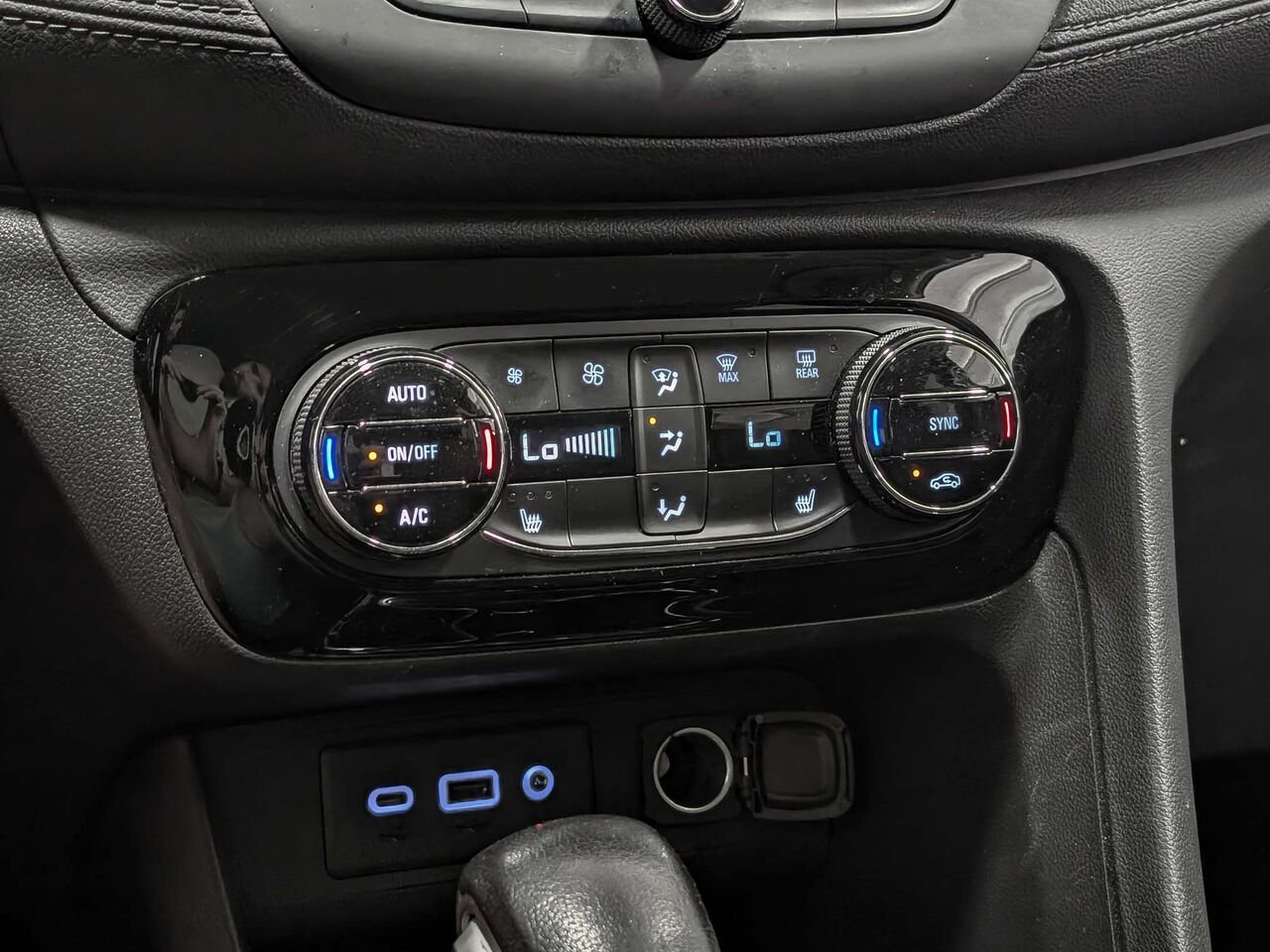 BUICK ENCORE GX AWD Select Bas Km Sièges Chauffants 2023 Noir Sherbrooke - photo #10