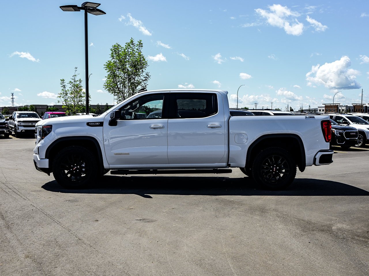 2025 GMC Sierra 1500 4WD Crew Cab 147 Elevation White Sherwood Park - photo #8