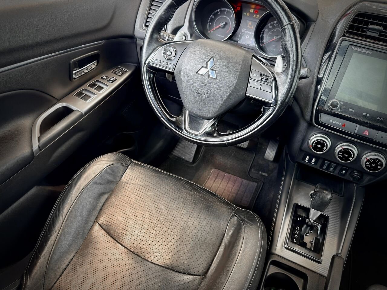 2021 Mitsubishi RVR Grey Notre-Dame-des-Prairies - photo #18